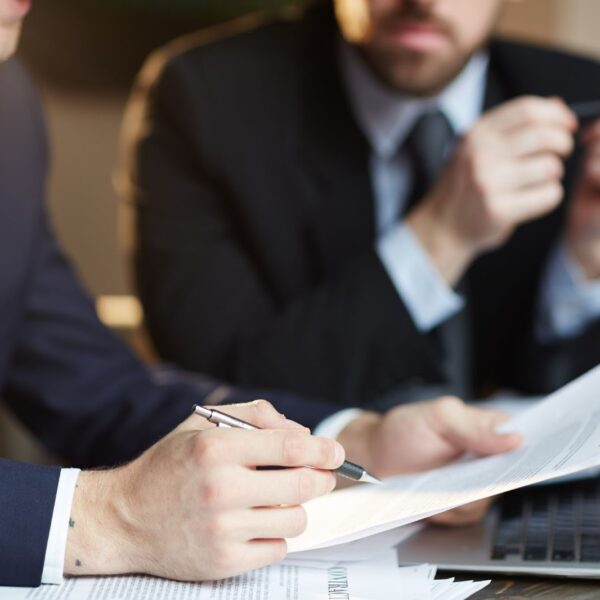 Common Contract Management Challenges and How to Overcome Them